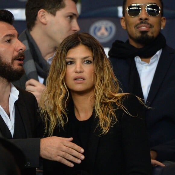 Michaël Youn et Isabelle Funaro lors de la rencontre entre le PSG et l'Olympique de Marseille au Parc des Princes à Paris le 4 octobre 2015