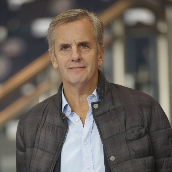 Bernard de La Villardière lors de la rencontre entre le PSG et l'Olympique de Marseille au Parc des Princes à Paris le 4 octobre 2015