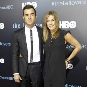Justin Theroux et Jennifer Aniston lors de la présentation de la saison 2 de la série The Leftovers le 3 octobre à Austin au Texas.