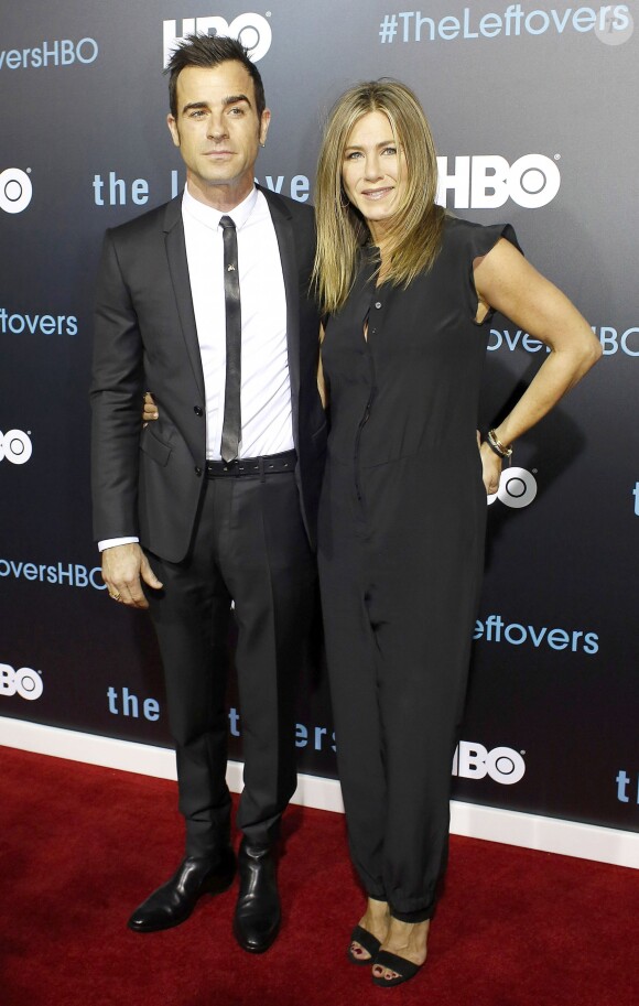 Justin Theroux et Jennifer Aniston lors de la présentation de la saison 2 de la série The Leftovers le 3 octobre à Austin au Texas.