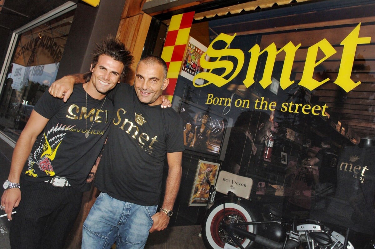 Photo Christian Audigier et Jeremy Jackson devant la boutique