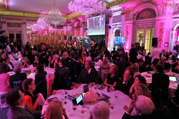 Exclusif - Dîner de gala au profit de la Fondation ARC pour la recherche contre le cancer du sein à l'hôtel Peninsula à Paris le 1er octobre 2015.
 
