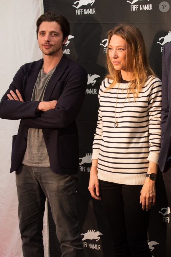 Raphaël Personnaz et Laura Smet lors du photocall du jury officiel "Longs Métrages" au 30e Festival International du Film Francophone. Belgique, Namur, 3 octobre 2015.