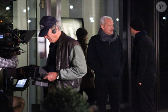 Tom Hanks sur le tournage Sully à New York le 6 octobre 2015. Il donne la réplique à Aaron Eckhart devant la caméra de Clint Eastwood.
