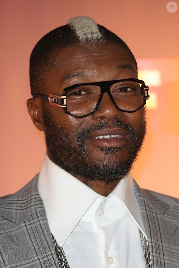 Djibril Cissé - Photocall Danse avec les stars 6 devant TF1 à Boulogne-Billancourt, le 7 octobre 2015.
