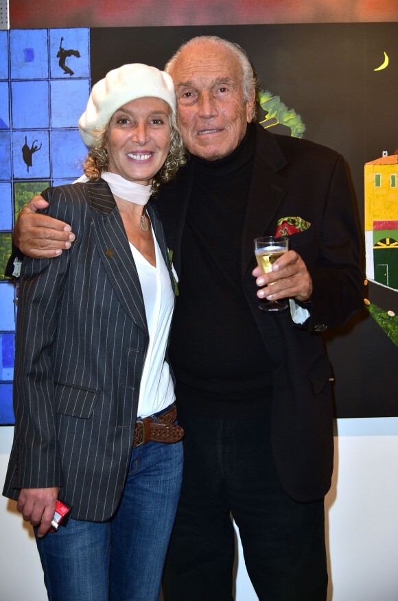 Valeria et Lucio Attinelli lors du vernissage de leur exposition "De père en fille" à la Galerie 15 Saussure à Paris, le 6 octobre 201