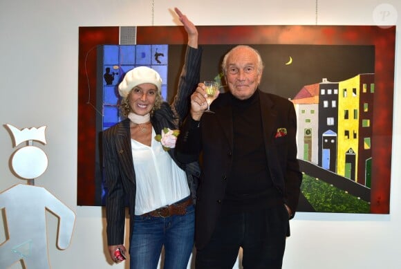 Valeria et son père Lucio Attinelli lors du vernissage de l'exposition "De père en fille" de Lucio et Valeria Attinelli à la Galerie 15 Saussure à Paris, le 6 octobre 201