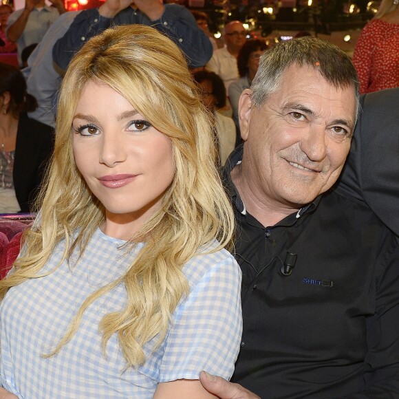 Jean-Marie Bigard et sa femme Lola Marois - Enregistrement de l'émission Vivement Dimanche consacrée à Jean-Marie Bigard, au Studio Gabriel à Paris le 7 octobre 2015.