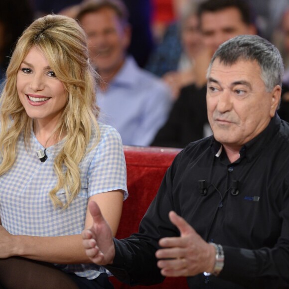 Jean-Marie Bigard et sa femme Lola Marois - Enregistrement de l'émission Vivement Dimanche consacrée à Jean-Marie Bigard, au Studio Gabriel à Paris le 7 octobre 2015.