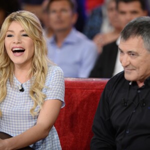 Jean-Marie Bigard et sa femme Lola Marois - Enregistrement de l'émission Vivement Dimanche consacrée à Jean-Marie Bigard, au Studio Gabriel à Paris le 7 octobre 2015.