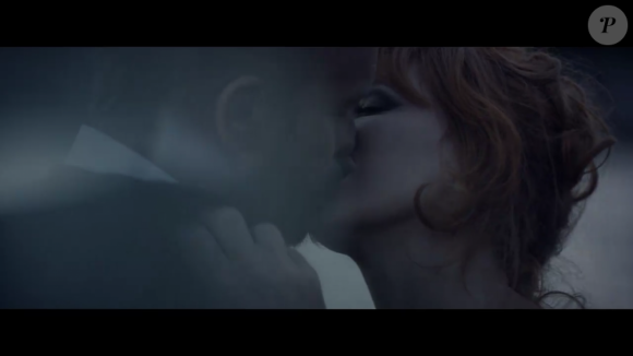 Image extraite du clip "Stolen Car" de Mylène Farmer et Sting, réalisé par Bruno Aveillan, octobre 2015.