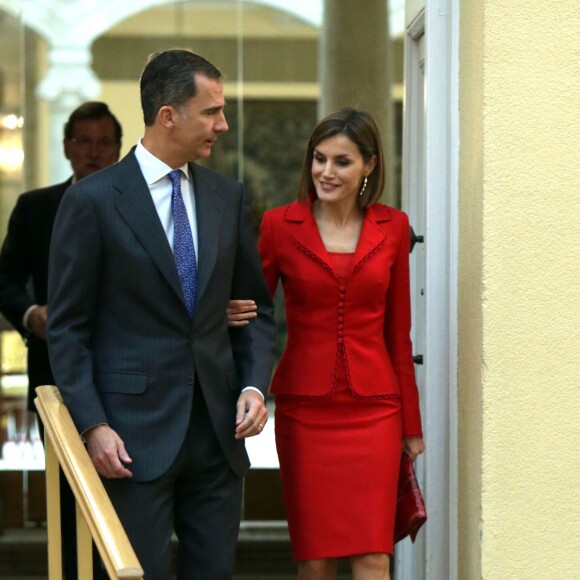 Le roi Felipe VI et la reine Letizia d'Espagne présidaient la réunion annuelle du patronage de l'Institut Cervantes au palais royal du Pardo à Madrid, le 19 octobre 2015, suivie d'un déjeuner.