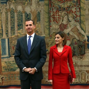 Le roi Felipe VI et la reine Letizia d'Espagne présidaient la réunion annuelle du patronage de l'Institut Cervantes au palais royal du Pardo à Madrid, le 19 octobre 2015, suivie d'un déjeuner.