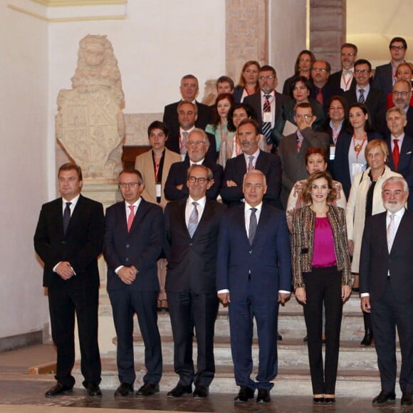 La reine Letizia d'Espagne assiste au Xe séminaire international sur la langue et le journalisme à Logroño, le 13 octobre 2015.