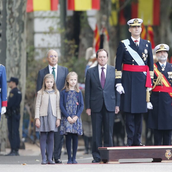 La reine Letizia d'Espagne en Felipe Varela lors de la Fête nationale espagnole à Madrid, le 12 octobre 2015.