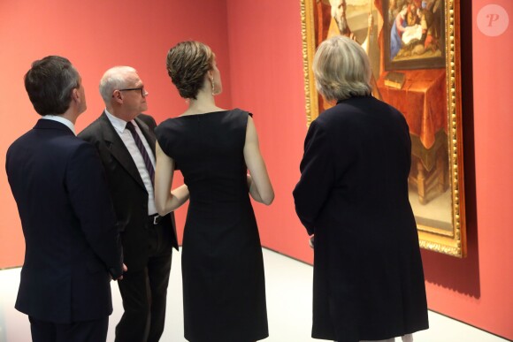 La reine Letizia d'Espagne - en Hugo Boss - au Musée Kunstpalast de Düsseldorf le 9 octobre 2015 pour inaugurer l'exposition Zurbaran.