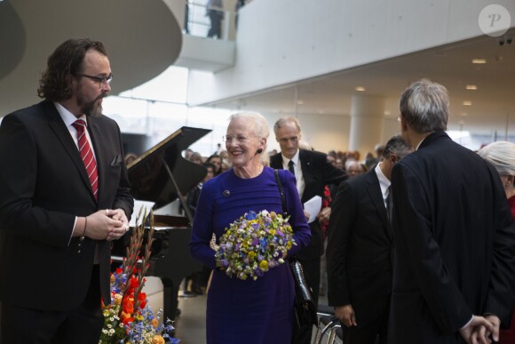 La reine Margrethe II de Danemark et l'ambassadeur de France François Zimeray ont assisté à l'inauguration de l'exposition Monet - Lost in Translation au musée ARoS à Aarhus le 8 octobre 2015