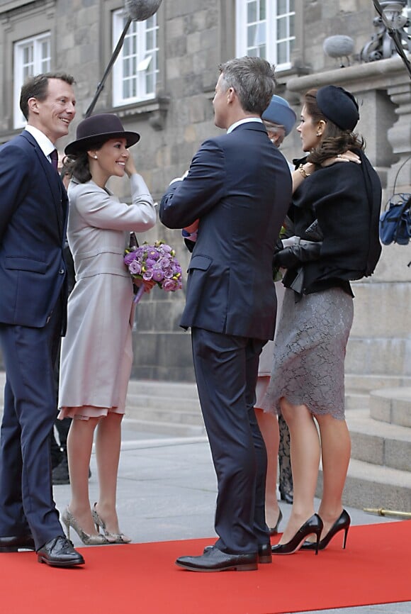 Le prince Joachim, la princesse Marie, la princesse Mary et le prince Frederik de Danemark - La famille royale de Danemark est accueillie par la nouvelle présidente du Parlement Pia Kjaersgaard et Helle Thorning-Schmidt lors de l'ouverture du parlement danois au château Christiansborg à Copenhague, le 6 octobre 2015.