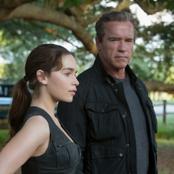 Arnold Schwarzenegger et Emilia Clarke dans "Terminator Genisys", sorti le 1er juillet 2015.