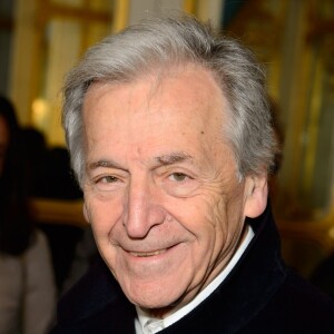 Constantin Costa Gavras - Remise de décoration de Commandeur de l'Ordre des Arts et des Lettres à Harvey Keitel au ministère de la culture à Paris le 13 octobre 2015.