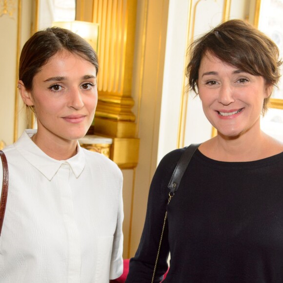 Daniela Lumbroso et sa fille Lola Bessis - Remise de décoration de Commandeur de l'Ordre des Arts et des Lettres à Harvey Keitel au ministère de la culture à Paris le 13 octobre 2015.