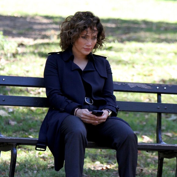 Jennifer Lopez sur le tournage de "Shades of Blue" à Central Park le 6 octobre 2015.