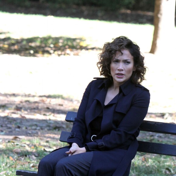 Jennifer Lopez sur le tournage de "Shades of Blue" à Central Park le 6 octobre 2015.