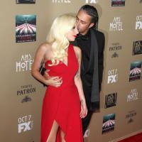 Lady Gaga : Taylor Kinney raconte leur premier baiser et sa violente réaction