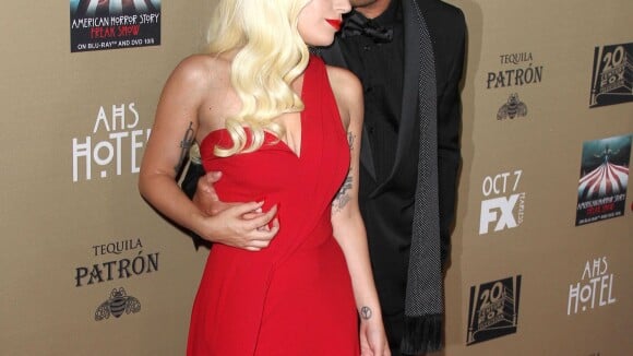 Lady Gaga et son fiancé Taylor Kinney à la première de "American Horror Story" à Los Angeles, le 3 octobre 2015