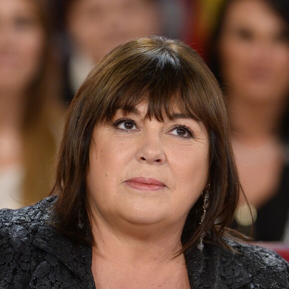 Michèle Bernier - Enregistrement de l'émission "Vivement Dimanche" à Paris le 13 octobre 2015 et qui sera diffusée le 18 Octobre 2015. Invité principal : Marthe Villalonga.