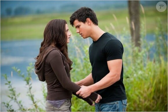 Kristen Stewart et Taylor Lautner dans Twilight – Chapitre 3 : Hésitation.