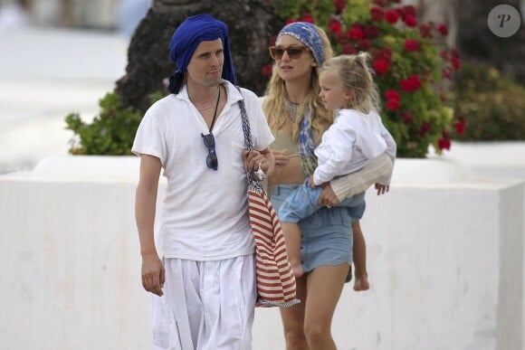 Exclusif - Kate Hudson, son compagnon Matt Bellamy, ses fils Ryder Robinson et Bingham Hawn Bellamy, passent leurs vacances en famille à Ibiza. Le 20 juin 2014