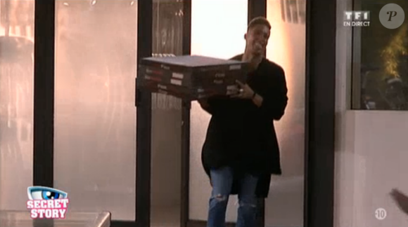Eddy et ses pizzas, dans l'hebdo de Secret Story 9, le vendredi 16 octobre 2015 sur TF1.