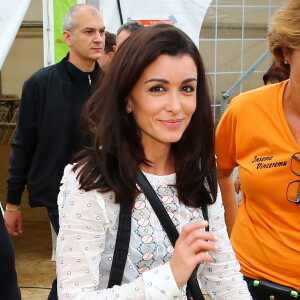 Exclusif - Jenifer Bartoli a tenu à apporter cette année encore son soutien à l'association 'La Marie Do' à Ajaccio en Corse le 10 octobre 2015. C'est sur la place Miot, à Ajaccio, que la chanteuse est venue rendre visite aux bénévoles et au public. De nombreux fans étaient présents pour tenter d'obtenir une photo ou un autographe de sa part mais également pour l'entendre chanter 'Ricordu', une chanson corse interprétée aux côtés de Laurent Buschini et extraite de l'album Corsu Mezu Mezu (duos corso-français). Jenifer a ensuite assisté au concert de l'école de chant Natale Luciani après une interview pour une radio locale.