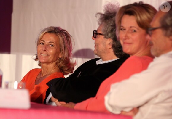 Exclusif - Lancement de la campagne Octobre Rose avec Claire Chazal à la clinique Hartmann à Neuilly sur Seine le 7 octobre 2015.