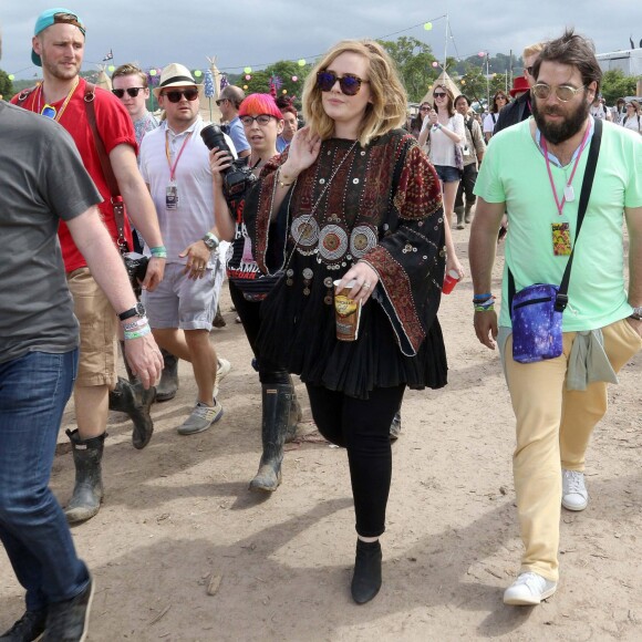 La chanteuse Adele et son compagnon Simon Konecki - Festival Glastonbury 2015, le 28 juin 2015.