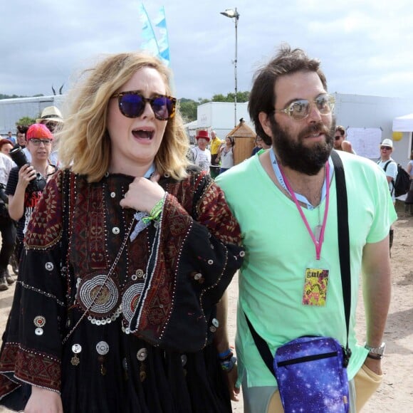 La chanteuse Adele et son compagnon Simon Konecki - Festival Glastonbury 2015, le 28 juin 2015.