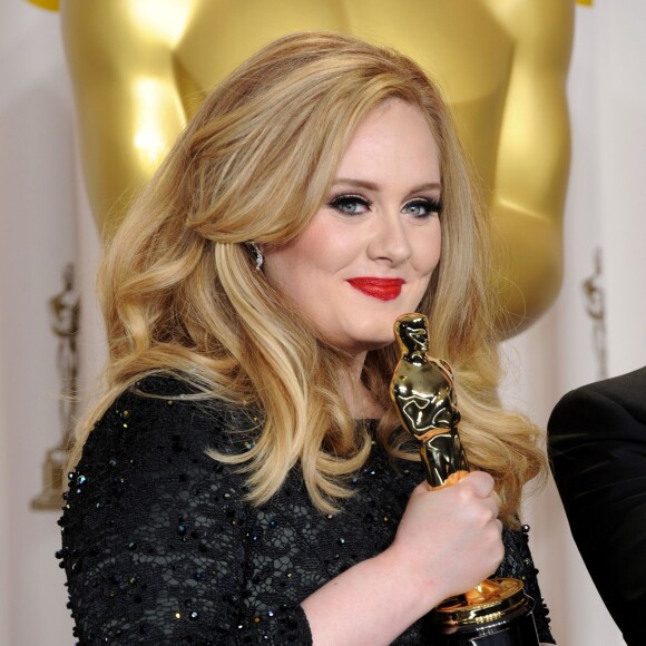 Adele et son Oscar pour "Skyfall", le 24 février 2013.