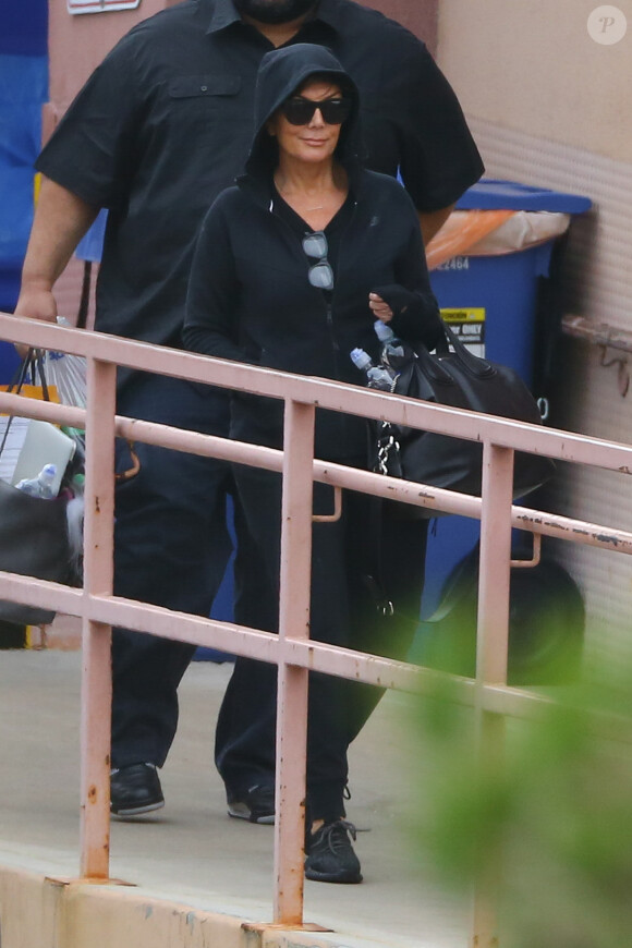 Kris Jenner à la sortie du Sunrise Hospital de Las Vegas,le 19 octobre 2015