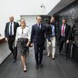 La princesse Victoria, enceinte, et le prince Daniel de Suède font une visite guidée au musée de l'or dans le centre historique de Bogota, le 23 octobre 2015