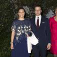 La princesse Victoria, enceinte, et le prince Daniel de Suède sont reçus par le président colombien Juan Manuel Santos et sa femme Maria en présence de la ministre des infrastructures Anna Johansson à Bogota, le 22 octobre 2015