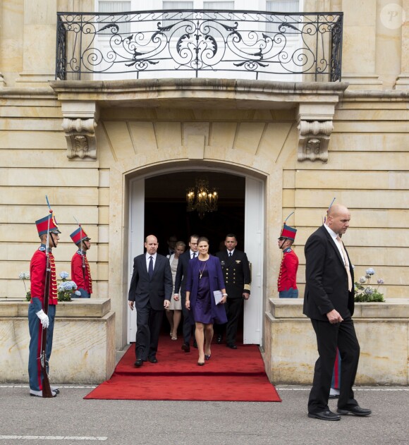La princesse Victoria, enceinte, et le prince Daniel de Suède en visite officielle en Colombie à Bogota, le 22 octobre 2015