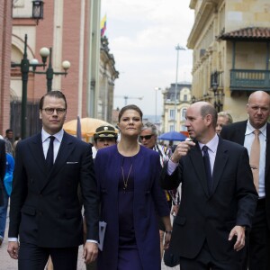 La princesse Victoria, enceinte, et le prince Daniel de Suède en visite officielle en Colombie à Bogota, le 22 octobre 2015