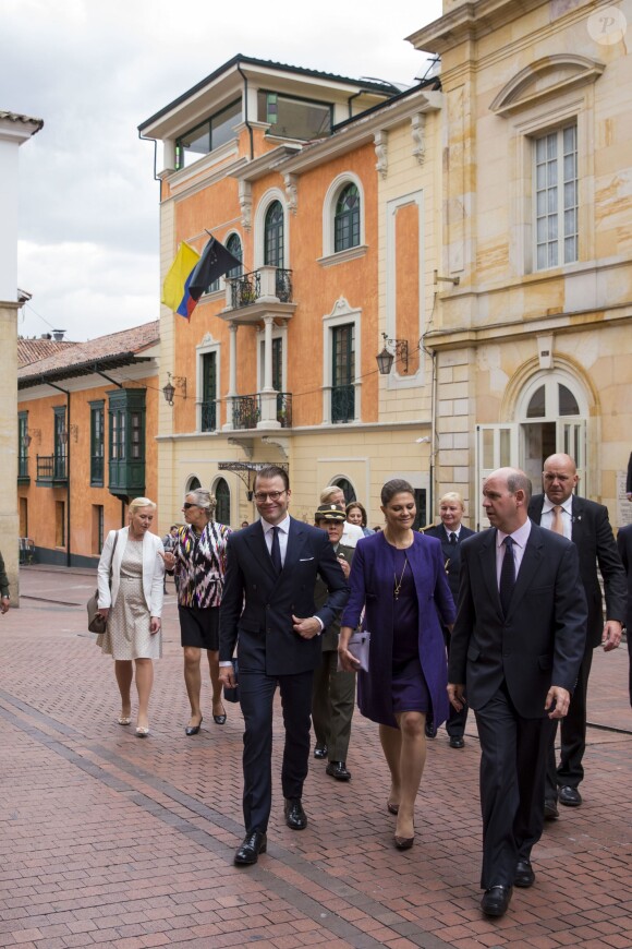 La princesse Victoria, enceinte, et le prince Daniel de Suède en visite officielle en Colombie à Bogota, le 22 octobre 2015