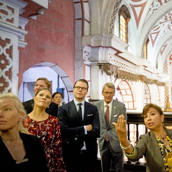 La princesse Victoria, enceinte, et le prince Daniel de Suède en visite officielle au Pérou, à Lima, le 21 octobre 2015