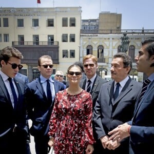 La princesse Victoria, enceinte, et le prince Daniel de Suède en visite officielle au Pérou, à Lima, le 21 octobre 2015