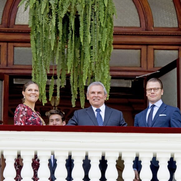 La princesse Victoria, enceinte, et le prince Daniel de Suède en visite officielle au Pérou, à Lima, le 21 octobre 2015