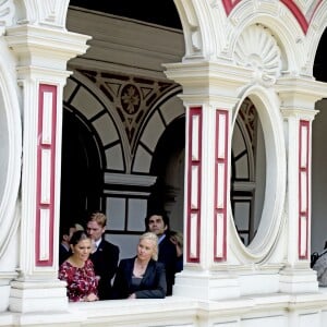 La princesse Victoria, enceinte, et le prince Daniel de Suède en visite officielle au Pérou, à Lima, le 21 octobre 2015