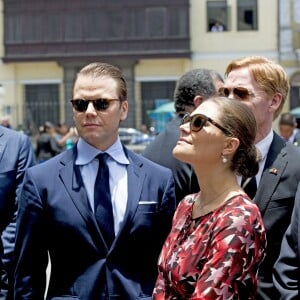 La princesse Victoria, enceinte, et le prince Daniel de Suède en visite officielle au Pérou, à Lima, le 21 octobre 2015