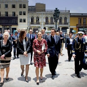 La princesse Victoria, enceinte, et le prince Daniel de Suède en visite officielle au Pérou, à Lima, le 21 octobre 2015